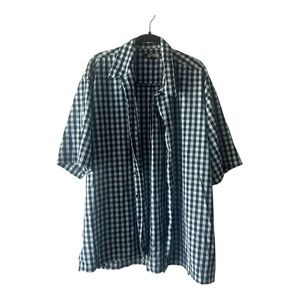 Blue and white checkered short sleeve button up shirt #preppy #indie #firstdown